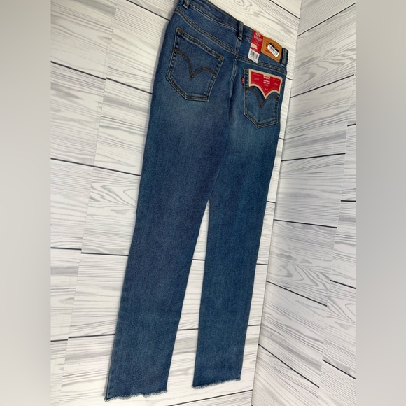 Levi’s HIGH RISE STRAIGHT Jeans - Picture 6 of 8